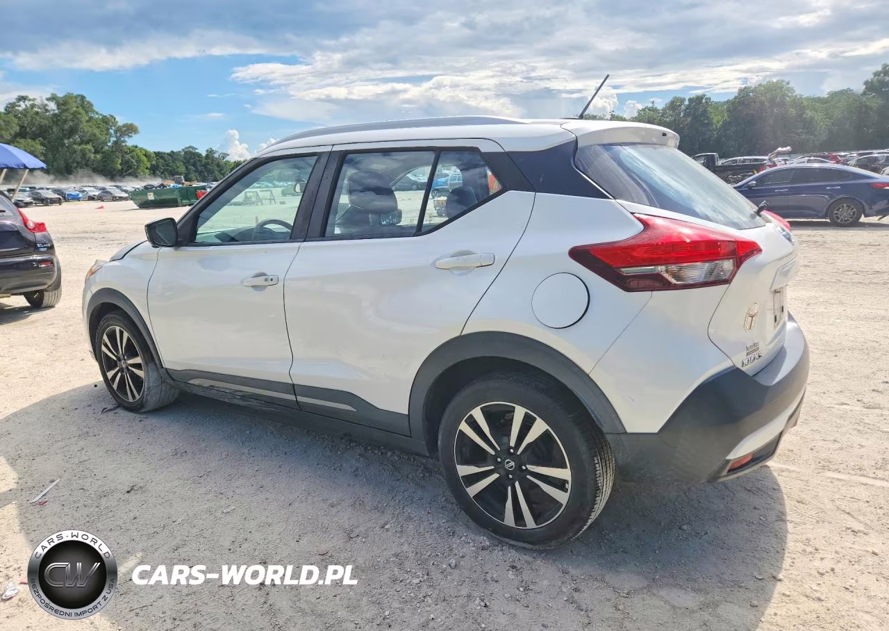 2019 Nissan Kicks S VIN:3N1CP5CU6KL526923 - 2