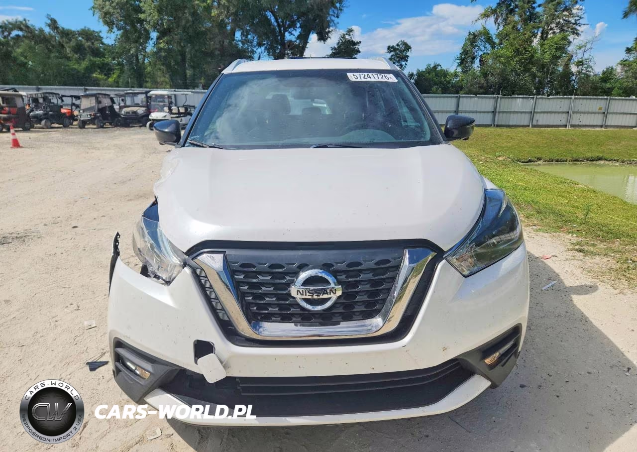 2019 Nissan Kicks S VIN:3N1CP5CU6KL526923 - 5