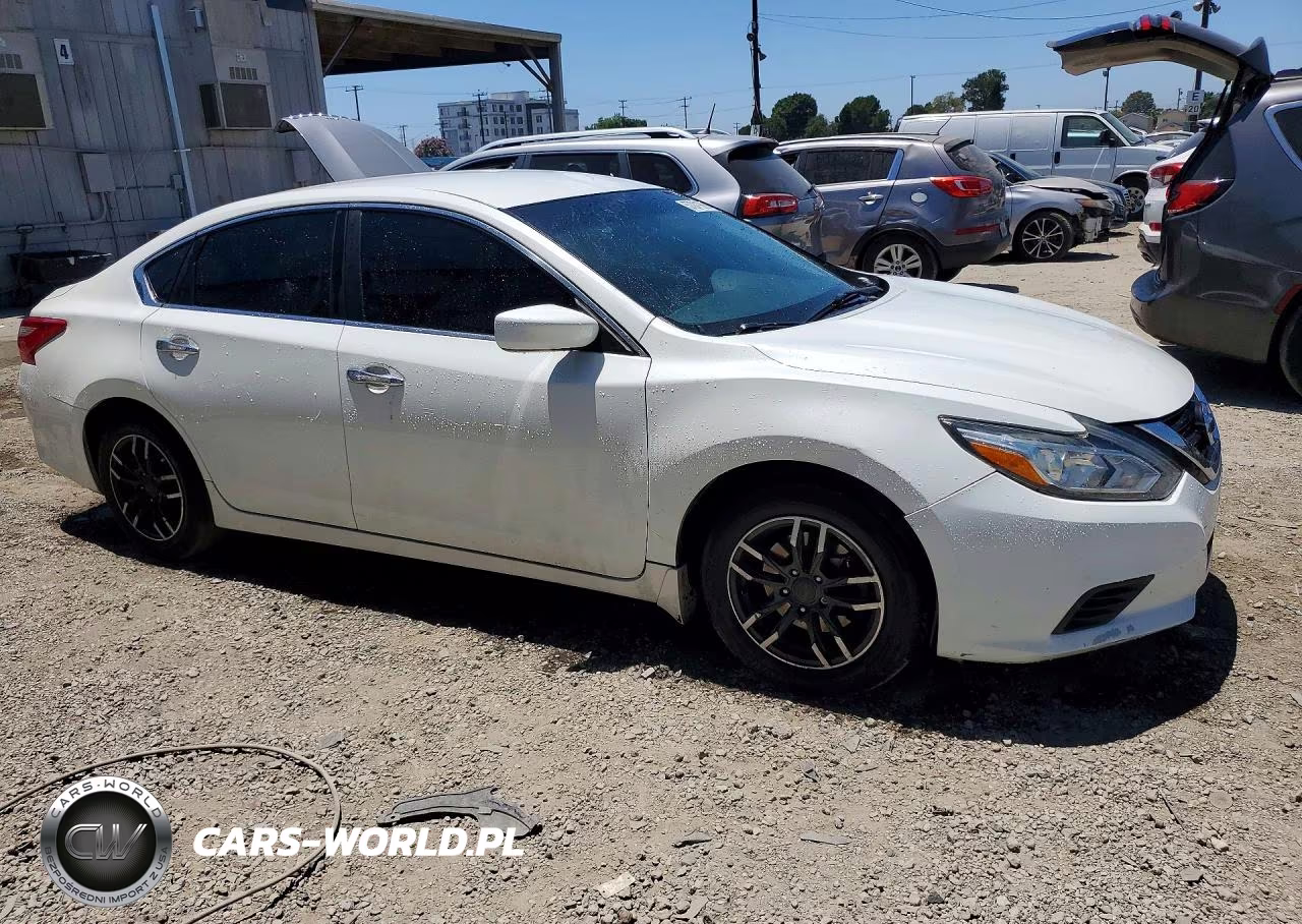 2017 Nissan Altima 2.5 S VIN:1N4AL3APXHN315417 - 4