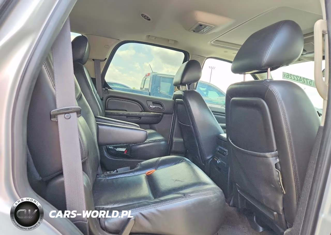 2011 Cadillac Escalade Luxury VIN:1GYS4BEF8BR139002 - 11