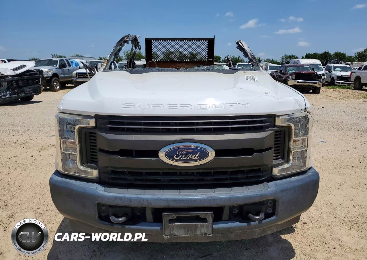 2018 Ford F350 Super Duty VIN:1FD8X3A63JEC65899 - 5