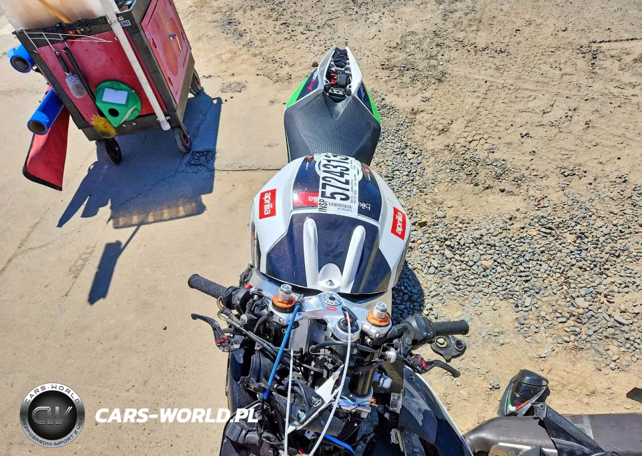 2010 Aprilia Rsv4 R VIN:ZD4RKC016AS000056 - 5