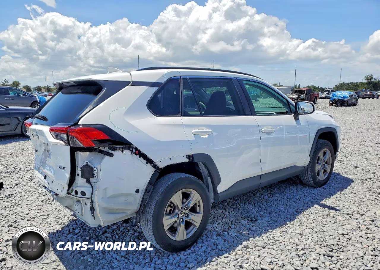 2023 Toyota Rav4 Xle VIN:2T3W1RFV0PC244074 - 3