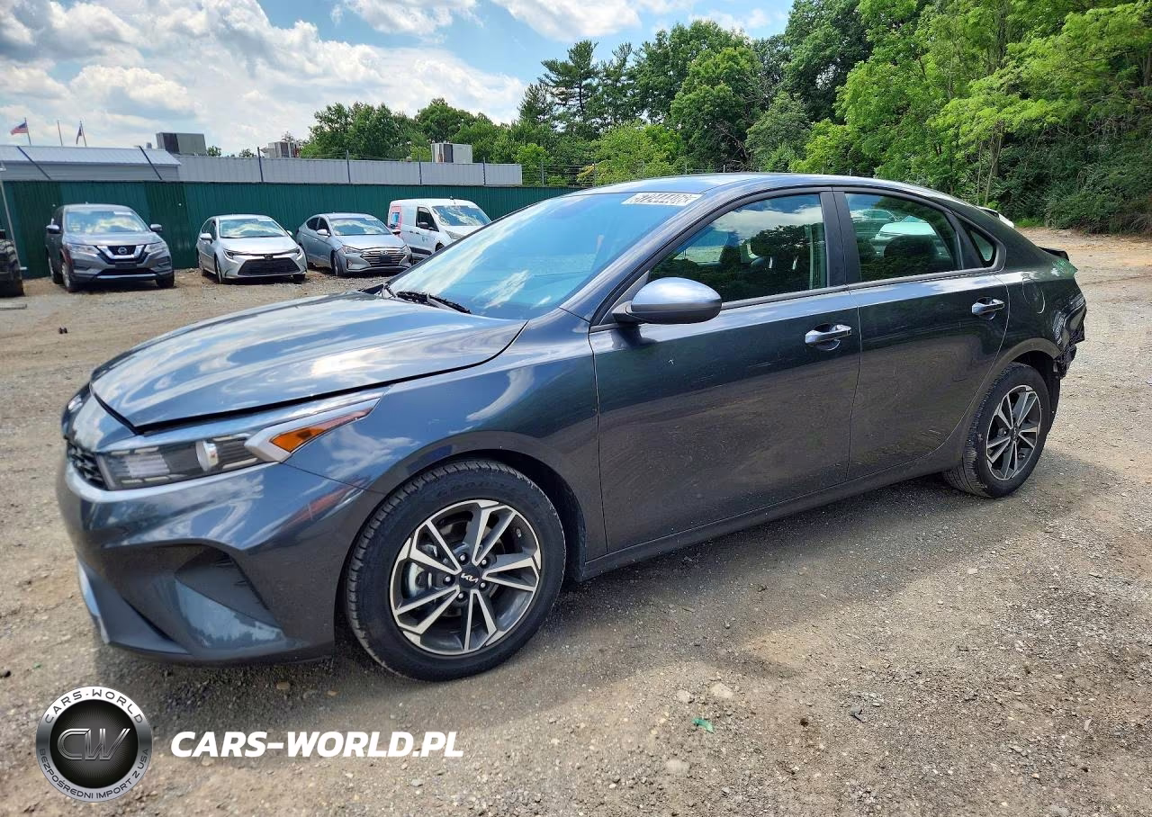 2024 Kia Forte Lxs – zdjęcie 1 z 12