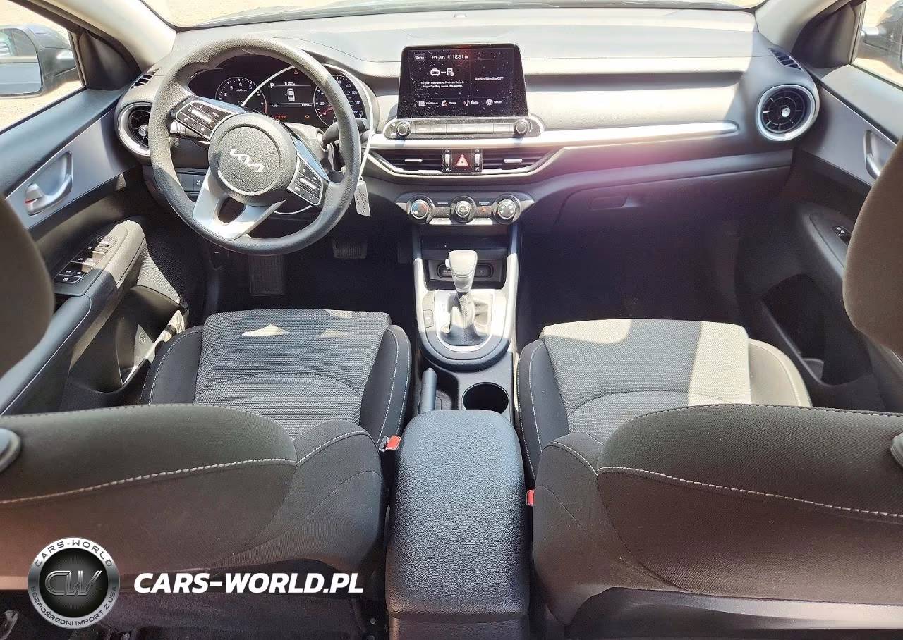 2024 Kia Forte Lxs VIN:3KPF24AD5RE832581 - 8