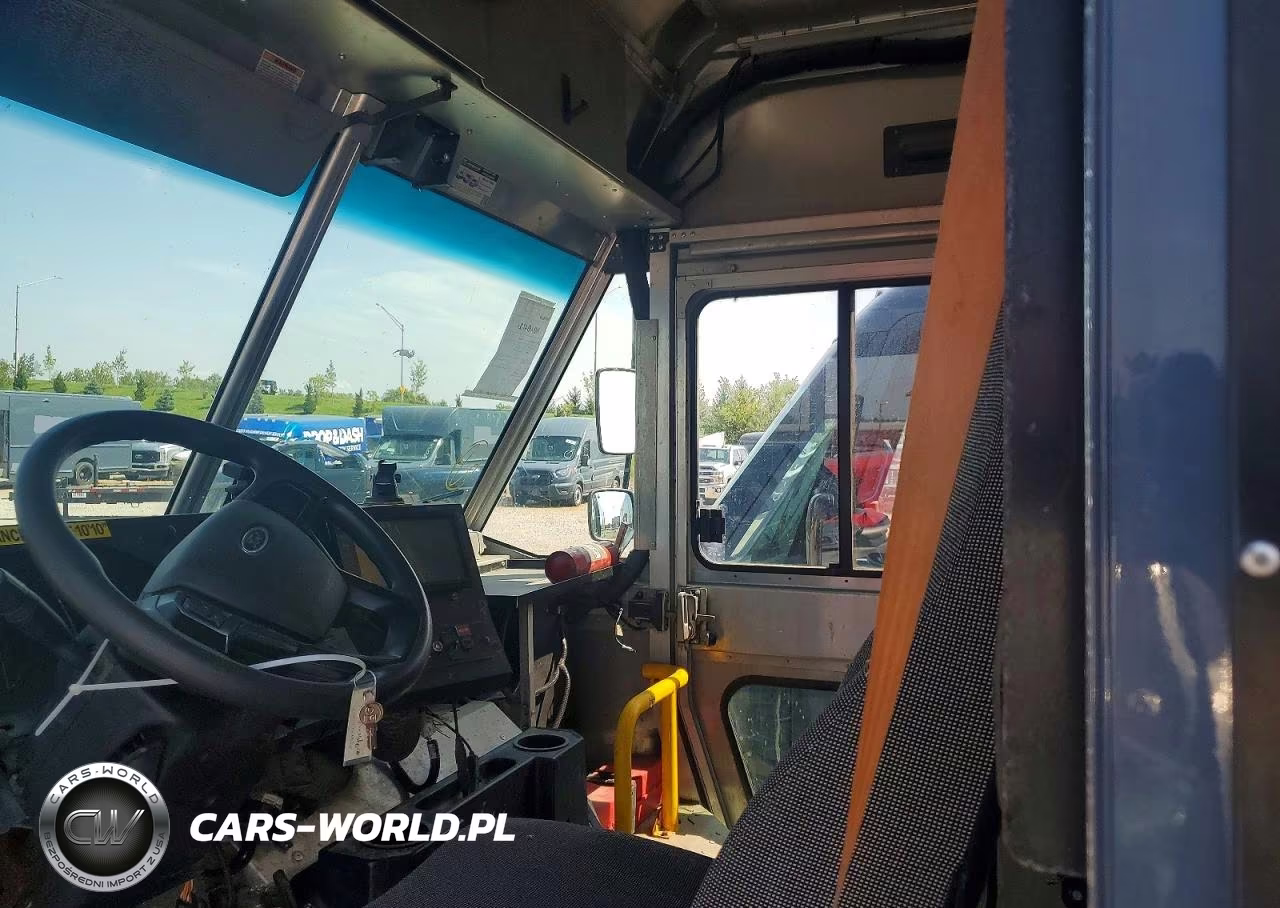 2021 Ford F59 Delivery Truck VIN:1F65F5KN2M0A04716 - 7