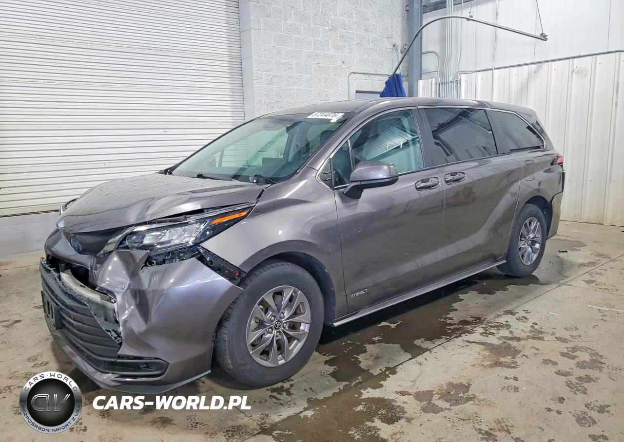 2021 Toyota Sienna Le