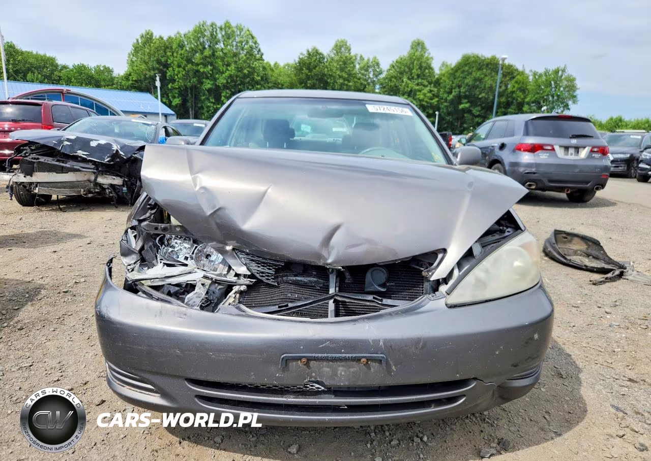2002 Toyota Camry Le VIN:4T1BE32K82U583516 - 5