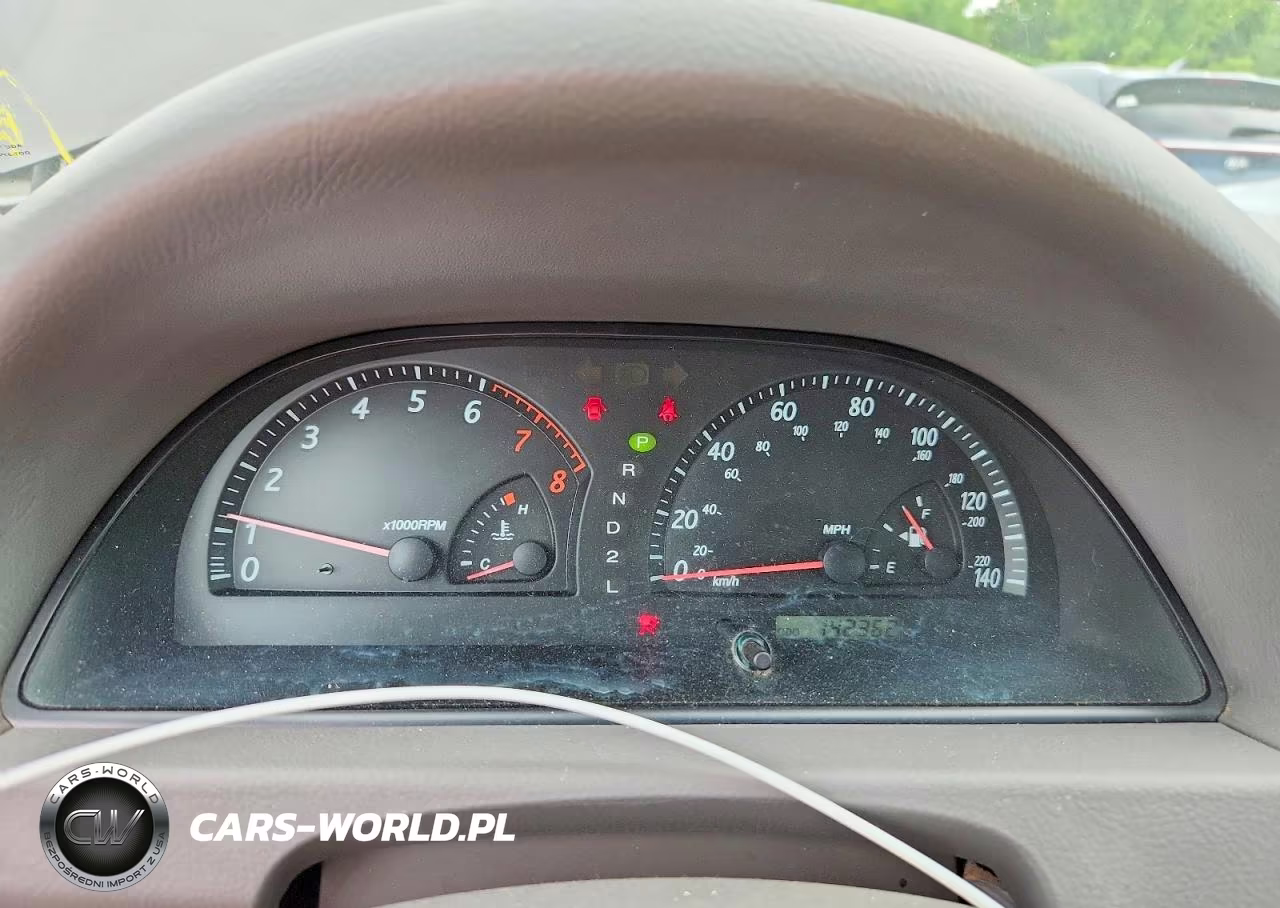 2002 Toyota Camry Le VIN:4T1BE32K82U583516 - 9