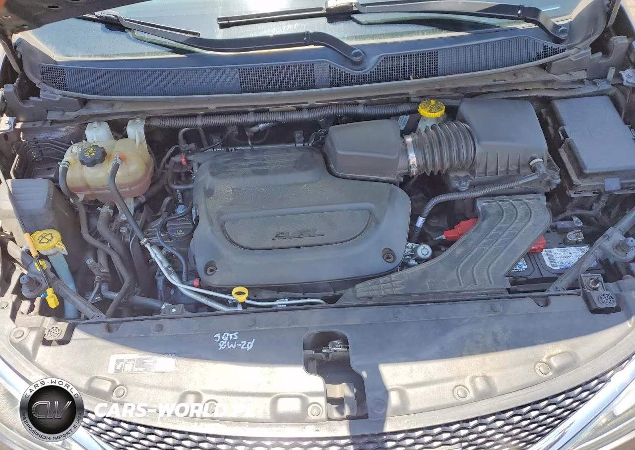 2020 Chrysler Pacifica Touring L VIN:2C4RC1BG8LR128561 - 11