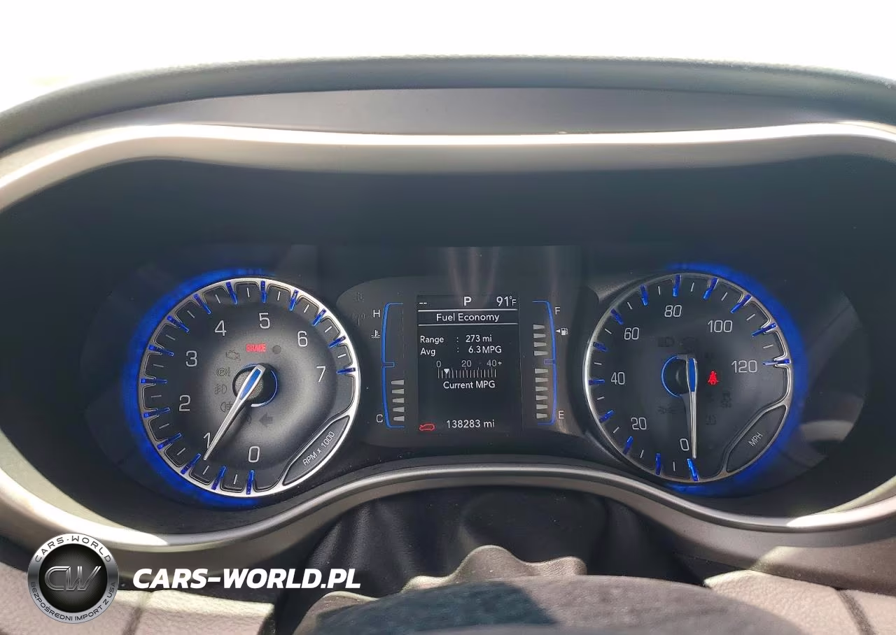 2020 Chrysler Pacifica Touring L VIN:2C4RC1BG8LR128561 - 9