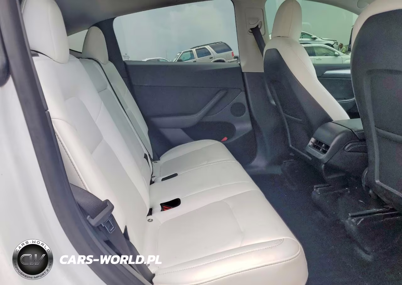 2022 Tesla Model Y VIN:7SAYGDEE0NF535884 - 11