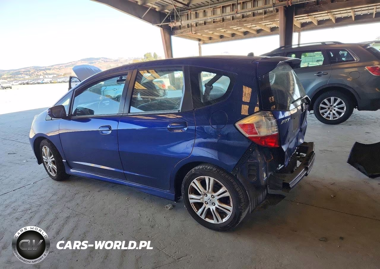 2011 Honda Fit Sport VIN:JHMGE8H55BC020744 - 2