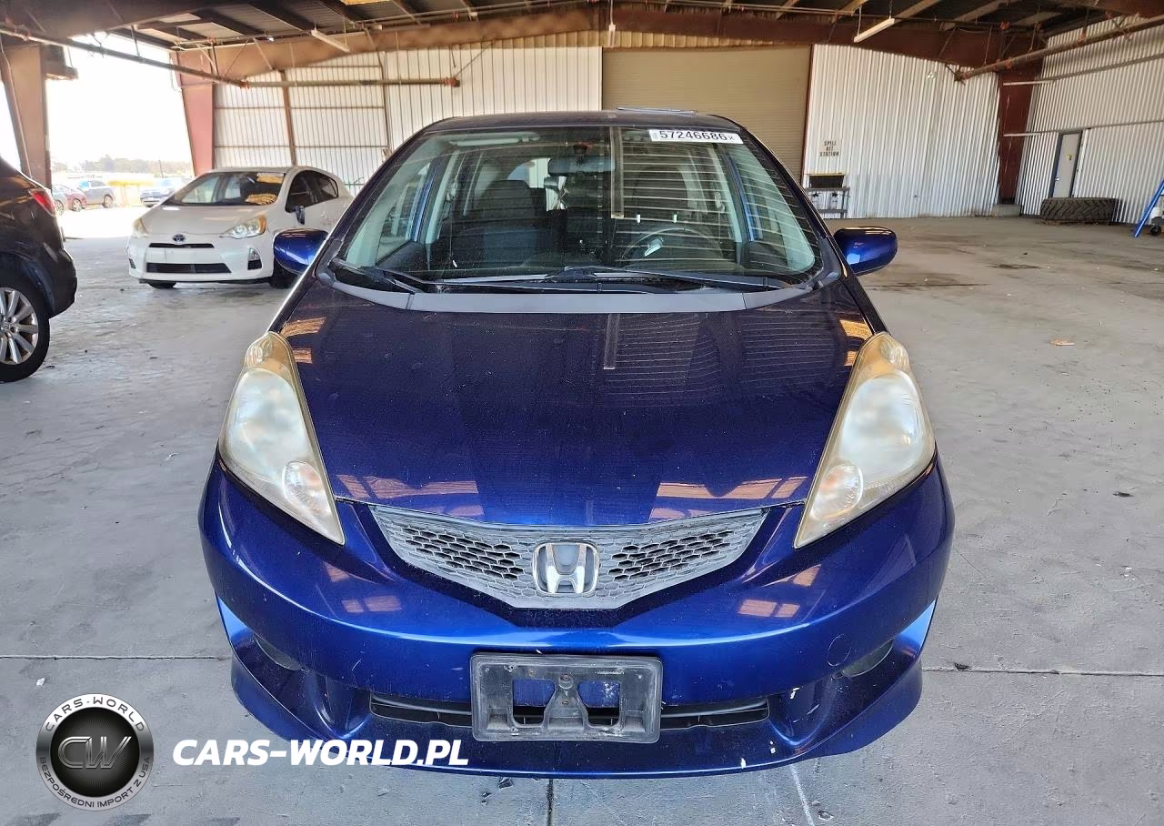 2011 Honda Fit Sport VIN:JHMGE8H55BC020744 - 5
