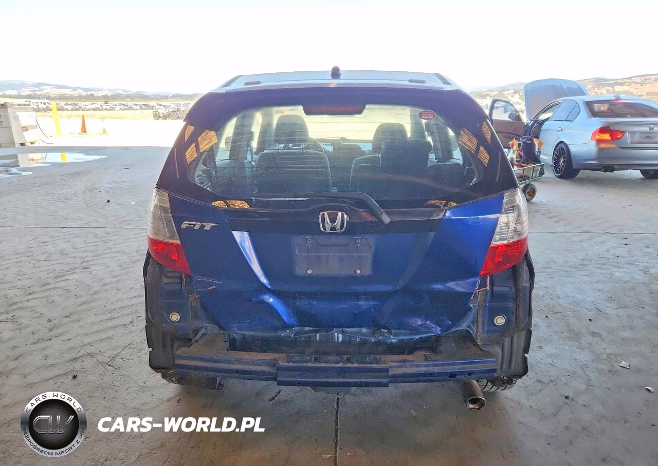 2011 Honda Fit Sport VIN:JHMGE8H55BC020744 - 6