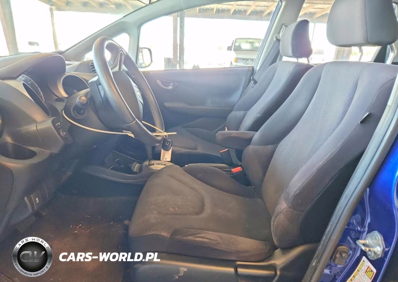 2011 Honda Fit Sport VIN:JHMGE8H55BC020744 - 7