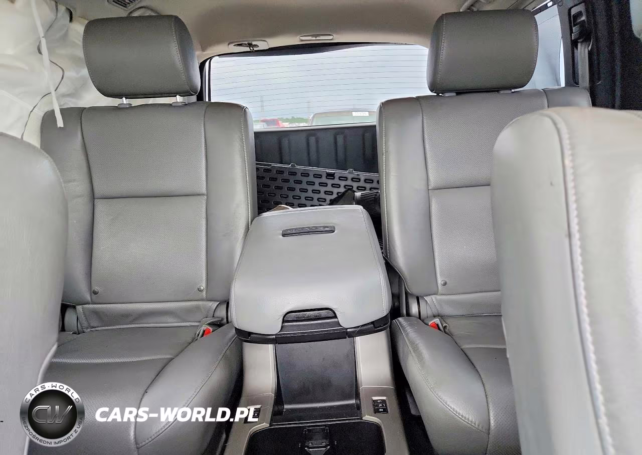 2018 Toyota Sequoia Platinum VIN:5TDDY5G17JS161692 - 10