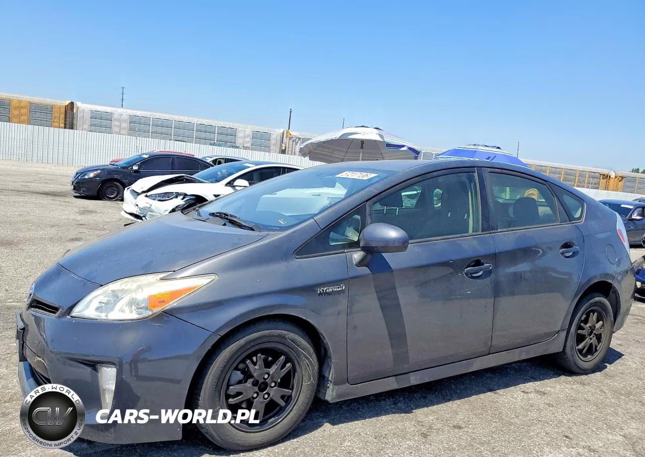 2015 Toyota Prius Two – zdjęcie 1 z 12