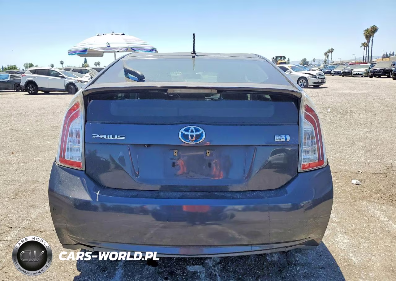 2015 Toyota Prius Two VIN:JTDKN3DU0F0435229 - 6