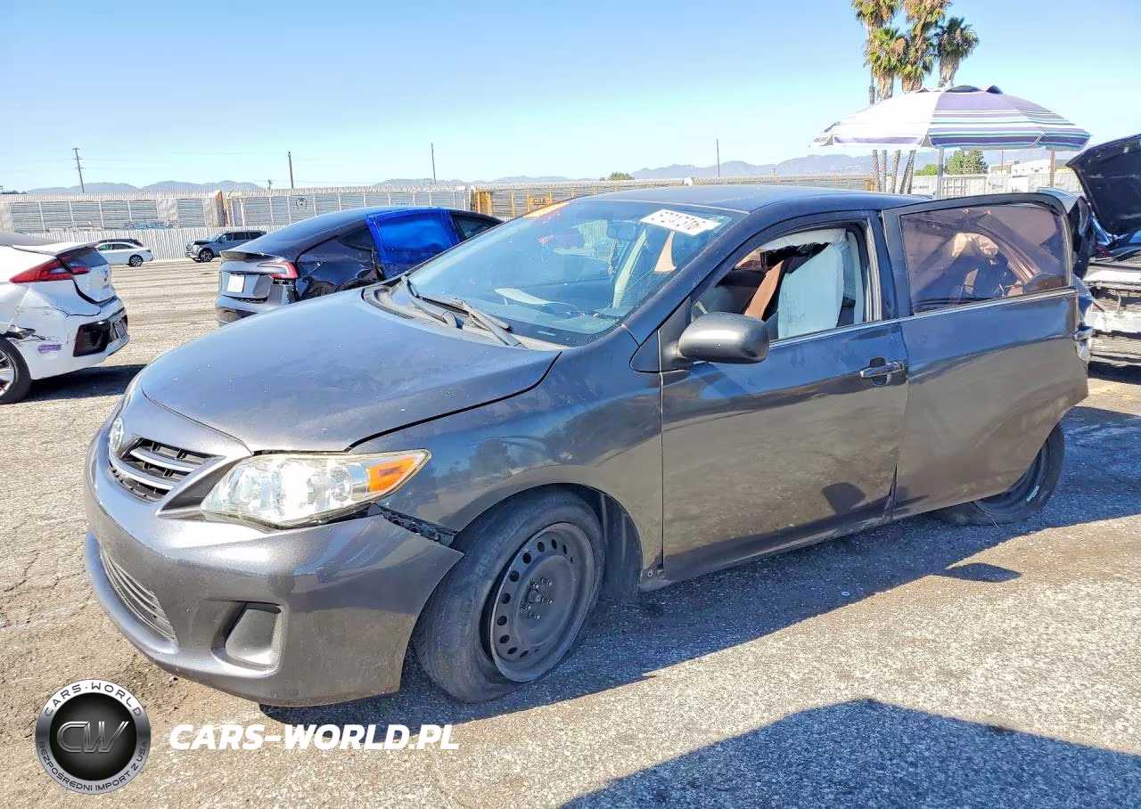 2013 Toyota Corolla Le – zdjęcie 1 z 12