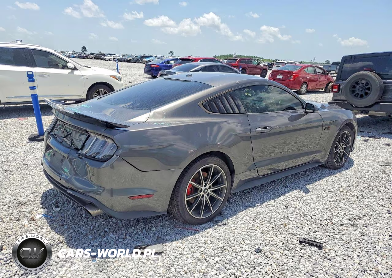 2018 Ford Mustang VIN:1FA6P8TH2J5118602 - 3