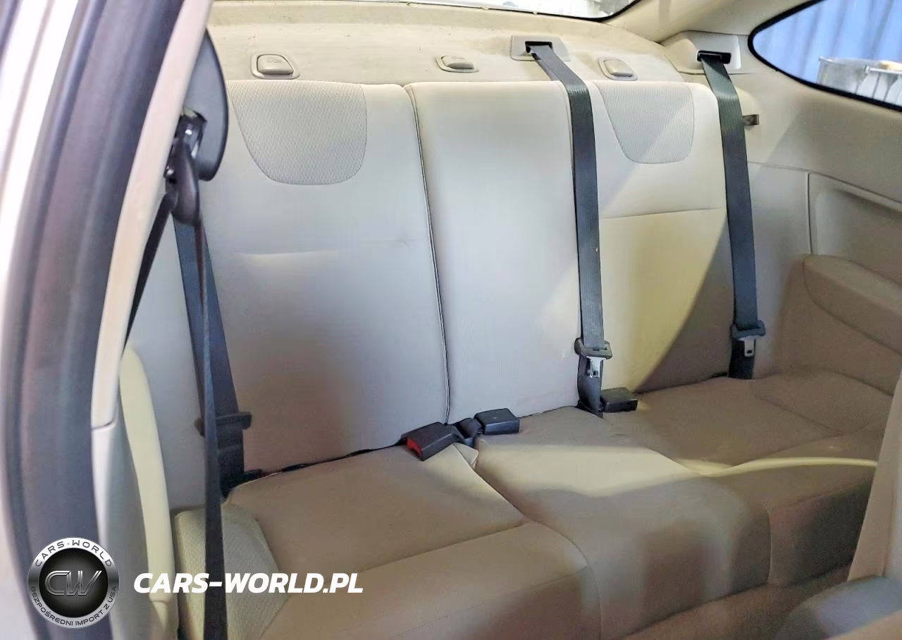 2008 Ford Focus Se VIN:1FAHP33NX8W127201 - 10