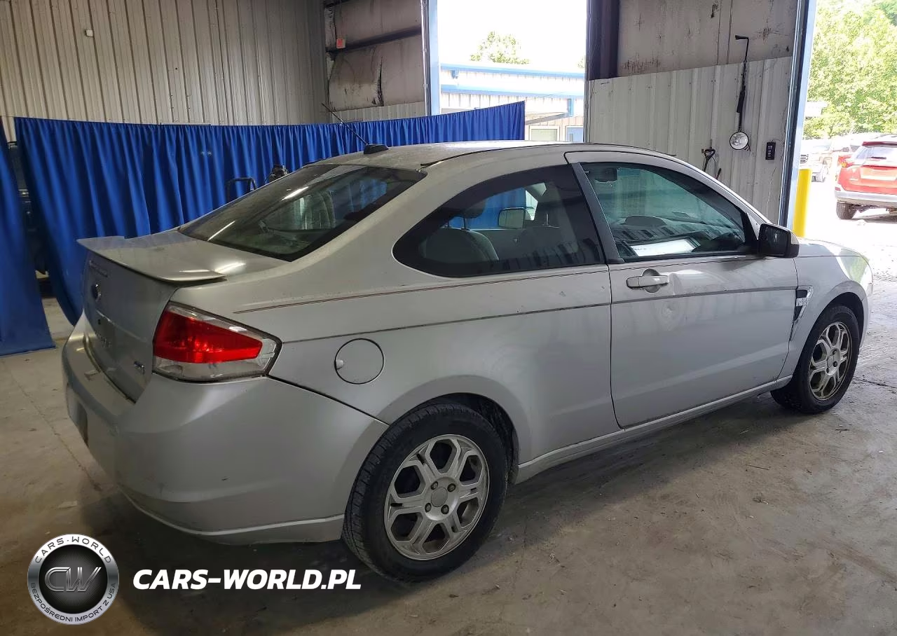 2008 Ford Focus Se VIN:1FAHP33NX8W127201 - 3