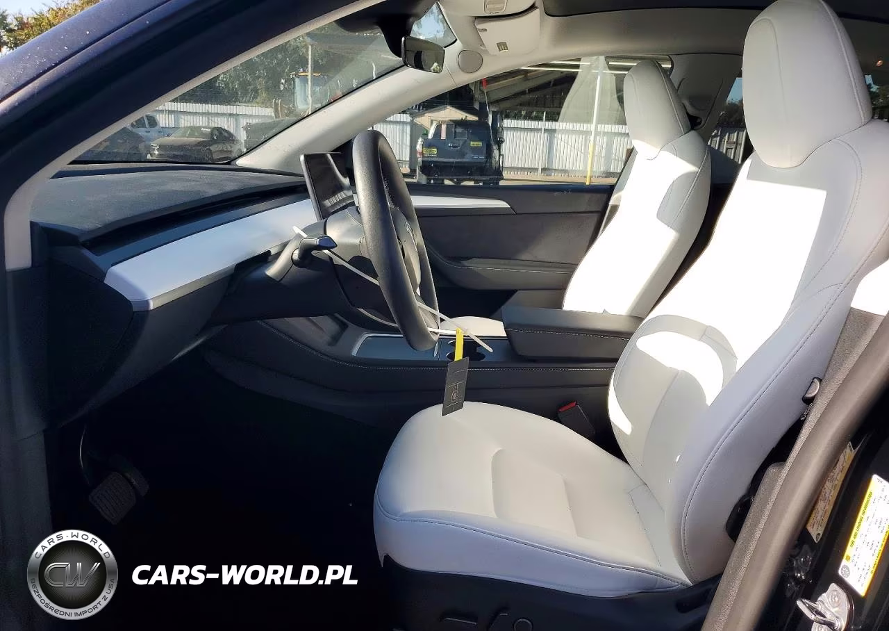 2025 Tesla Model Y VIN:7SAYGDED6SF233762 - 7