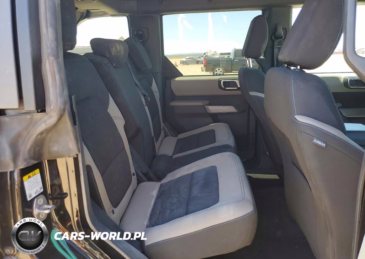 2022 Ford Bronco Base VIN:1FMEE5DP8NLB37006 - 10