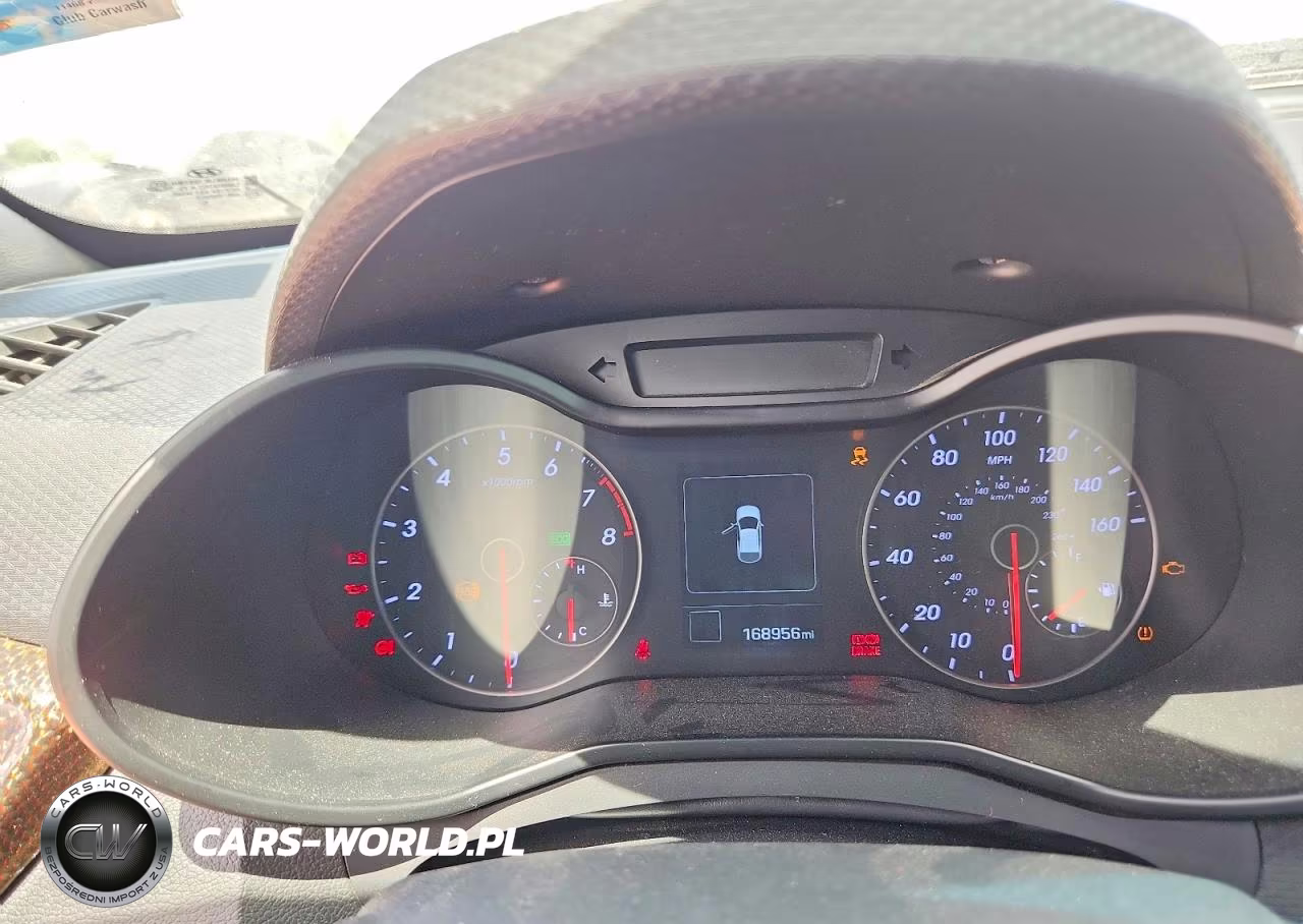 2016 Hyundai Veloster Turbo VIN:KMHTC6AE7GU260959 - 9