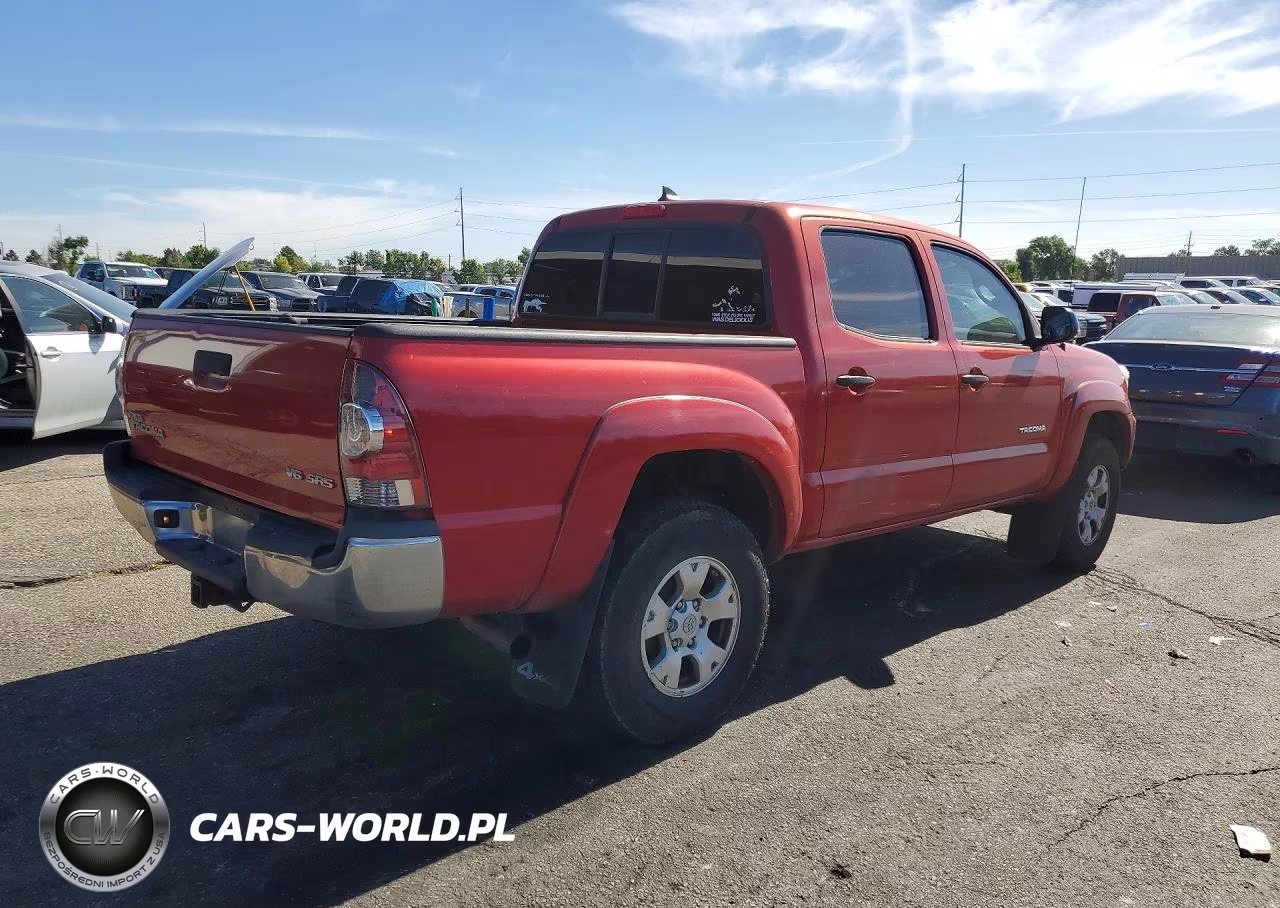 2015 Toyota Tacoma V6 VIN:3TMLU4EN2FM202664 - 3