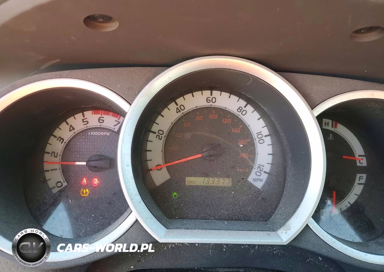 2015 Toyota Tacoma V6 VIN:3TMLU4EN2FM202664 - 9