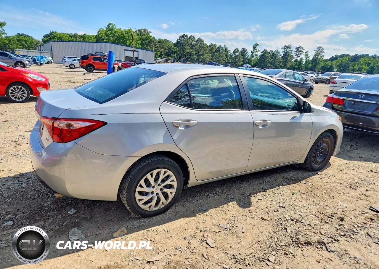 2019 Toyota Corolla Le VIN:2T1BURHE9KC172540 - 3