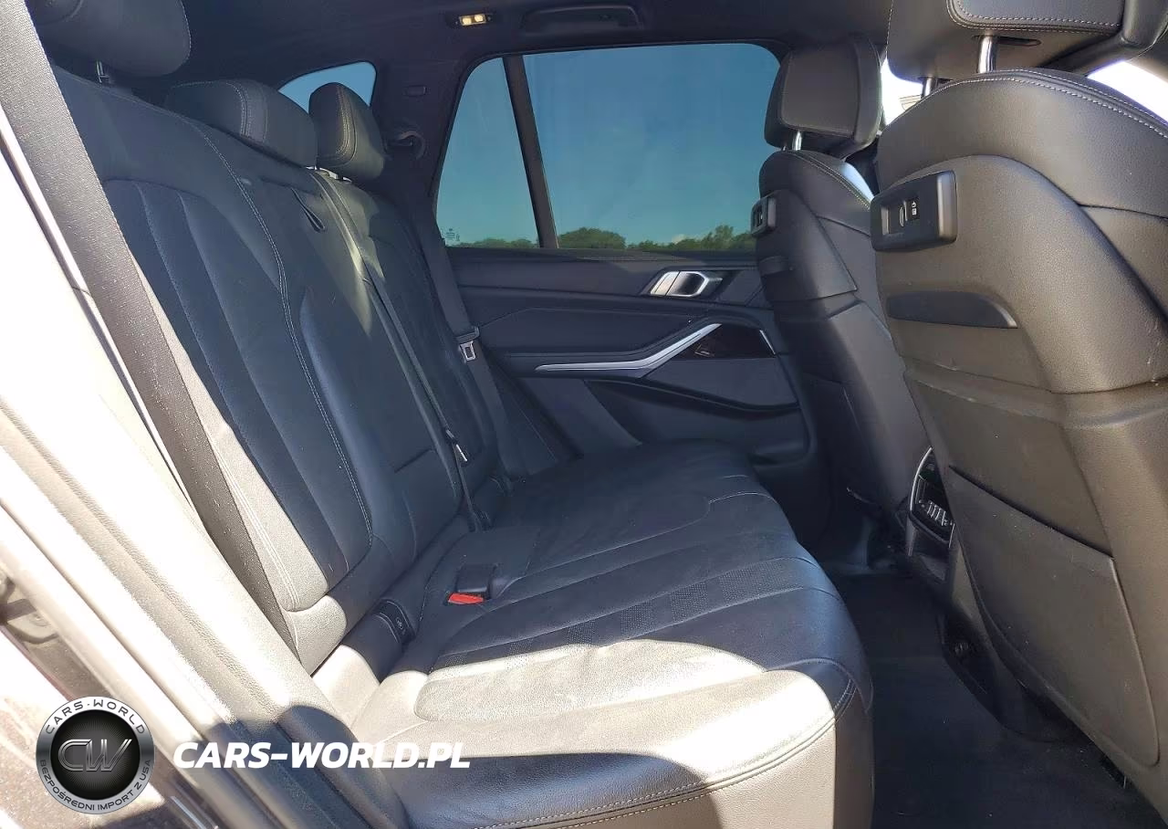 2020 BMW X5 xDrive50I VIN:5UXJU2C06L9B70977 - 11