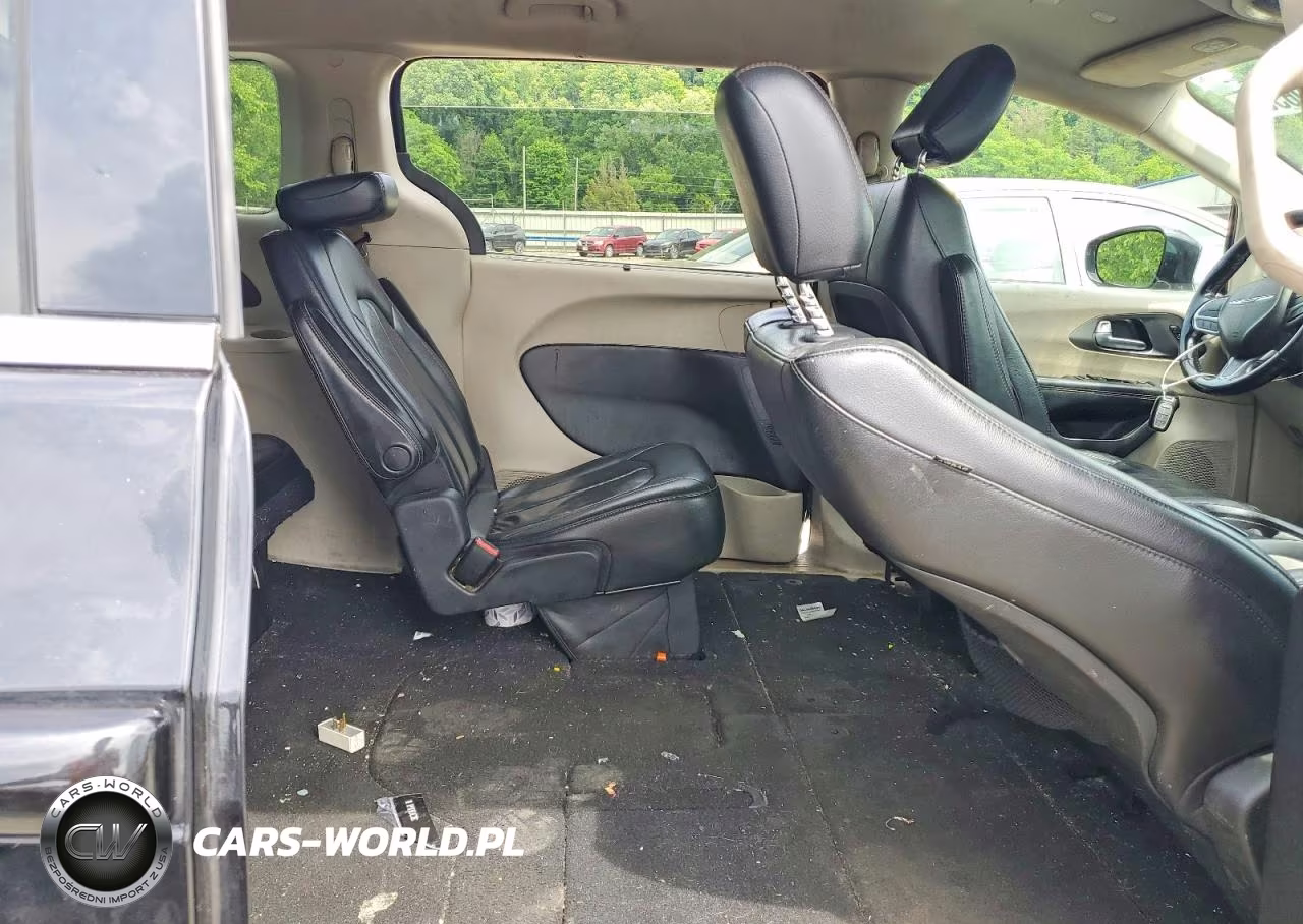 2020 Chrysler Pacifica Touring L VIN:2C4RC1BG9LR275603 - 11