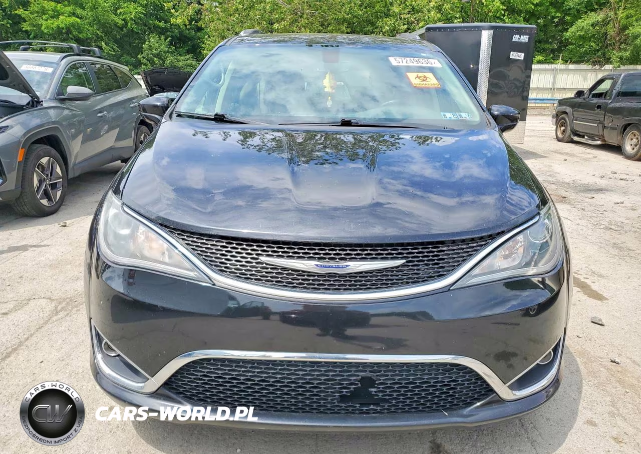 2020 Chrysler Pacifica Touring L VIN:2C4RC1BG9LR275603 - 5