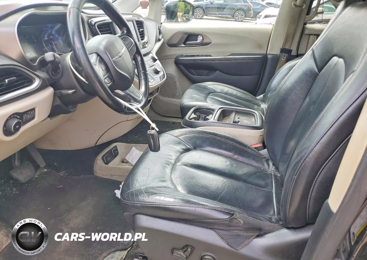 2020 Chrysler Pacifica Touring L VIN:2C4RC1BG9LR275603 - 7