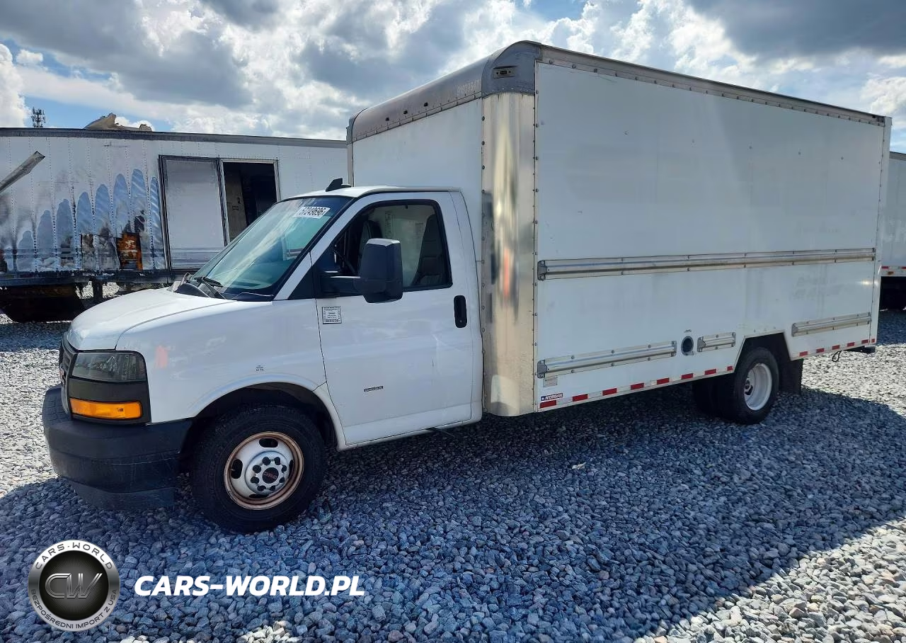 2018 GMC Savana Cut - Box Truck