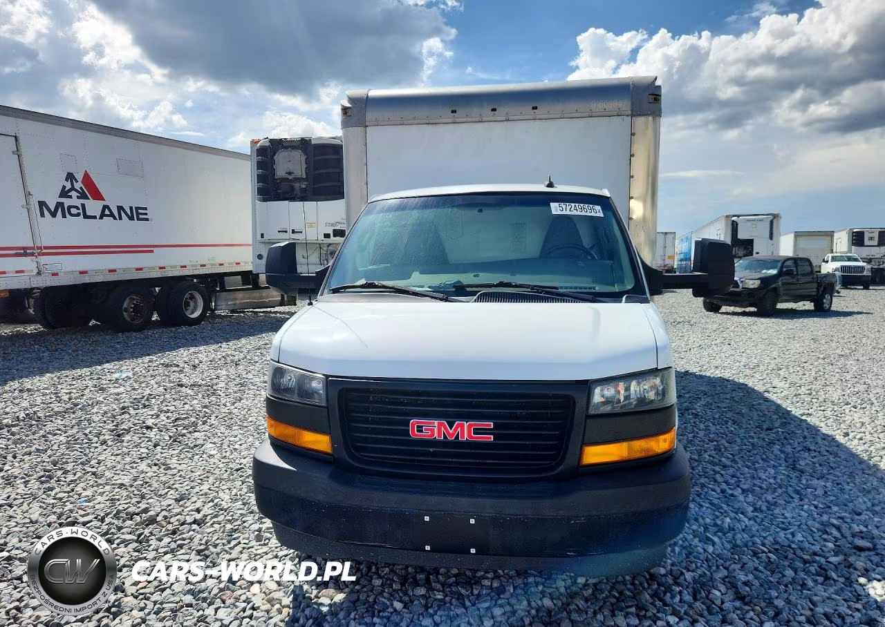 2018 GMC Savana Cut - Box Truck VIN:7GZ37TCG8JN900736 - 5