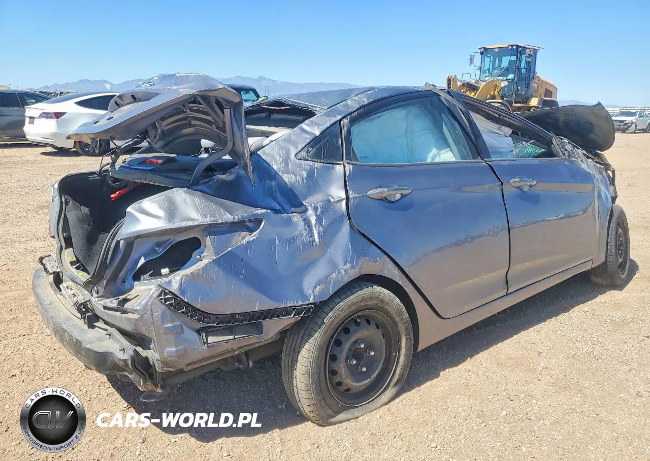 2014 Hyundai Accent Gls VIN:KMHCT4AE2EU696507 - 3