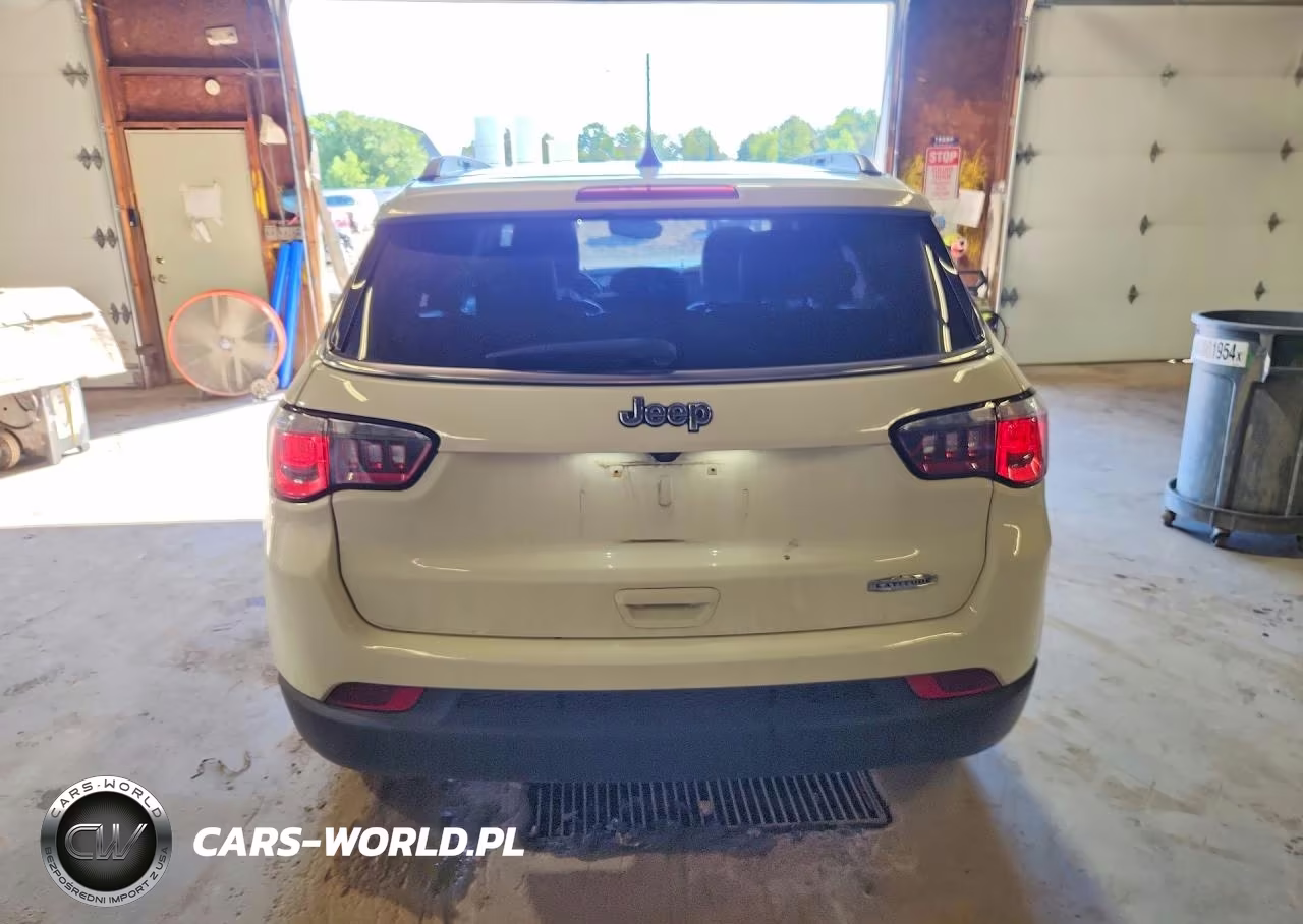 2019 Jeep Compass Latitude VIN:3C4NJCBBXKT819624 - 6