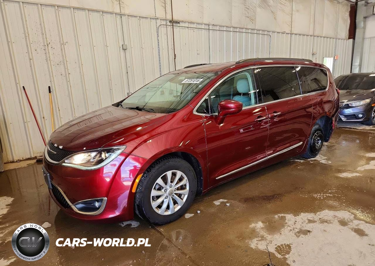 2017 Chrysler Pacifica Touring L