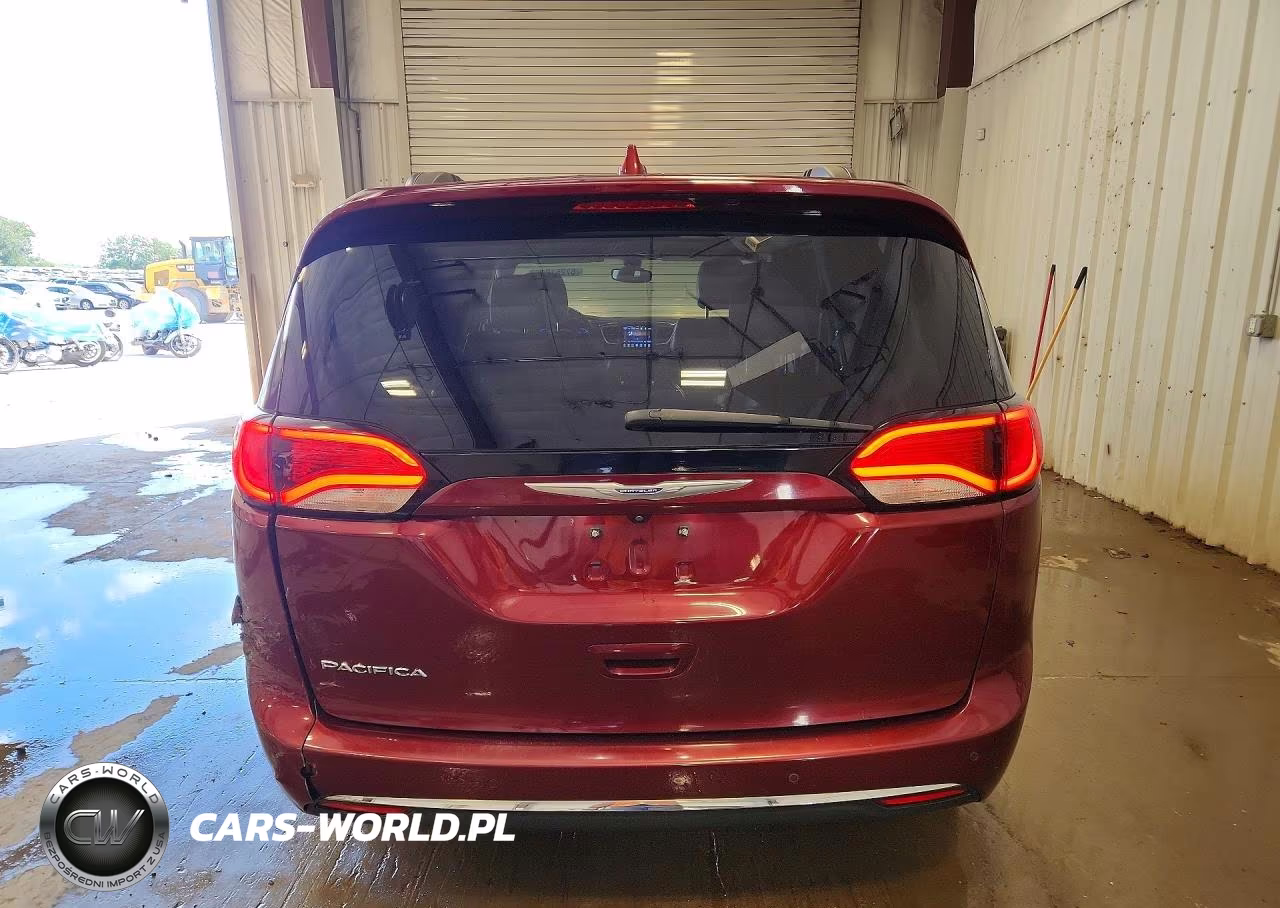 2017 Chrysler Pacifica Touring L VIN:2C4RC1BG7HR683184 - 6