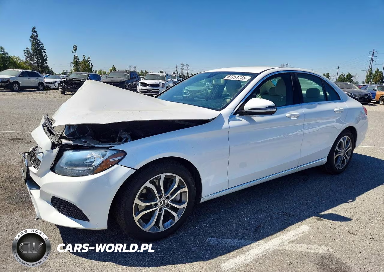 2017 Mercedes-Benz C 300 – zdjęcie 1 z 12