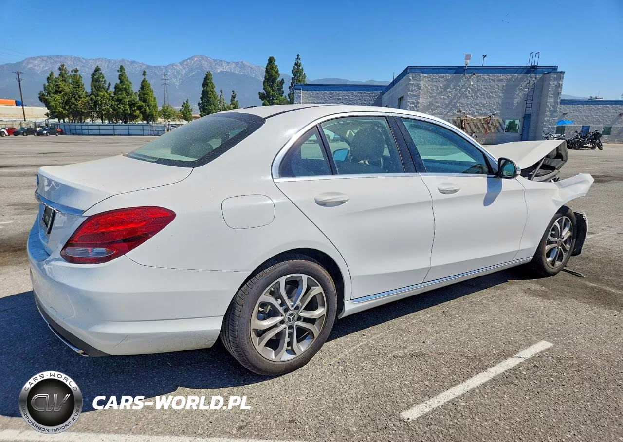 2017 Mercedes-Benz C 300 VIN:55SWF4JB9HU231863 - 3