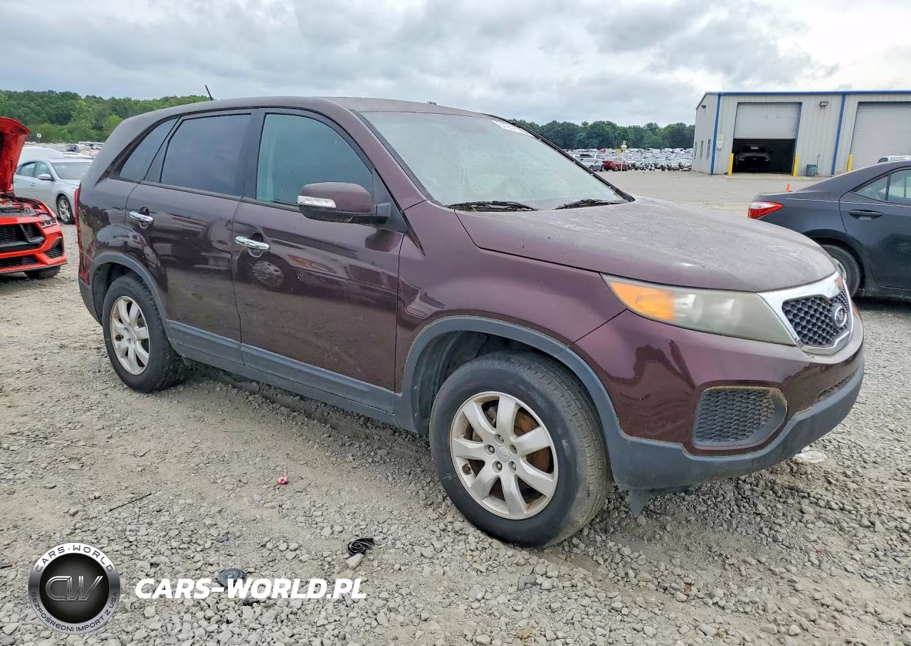 2011 Kia Sorento Lx VIN:5XYKT3A17BG005461 - 4