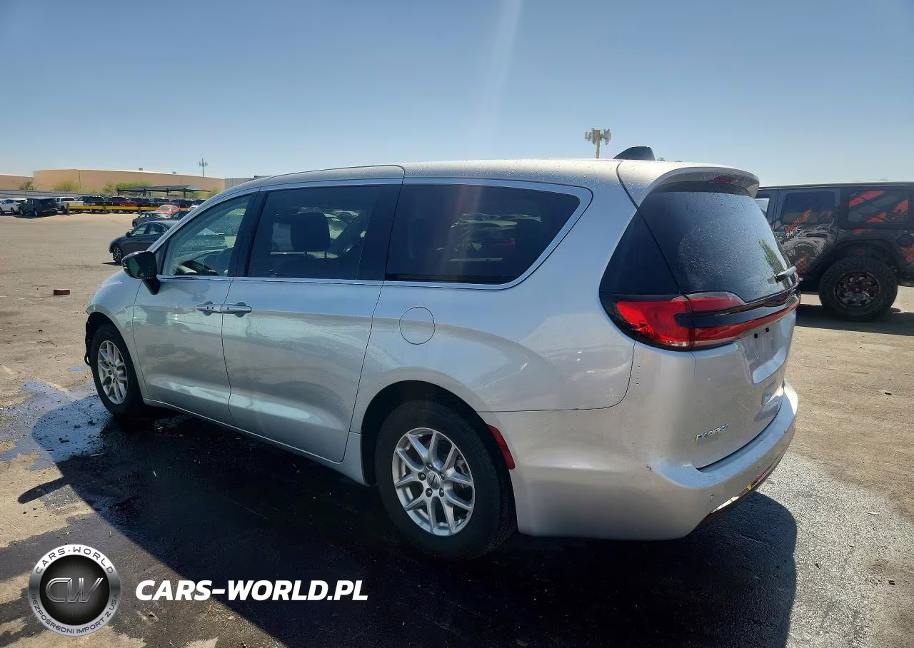 2024 Chrysler Pacifica Touring L VIN:2C4RC1BG5RR156228 - 2