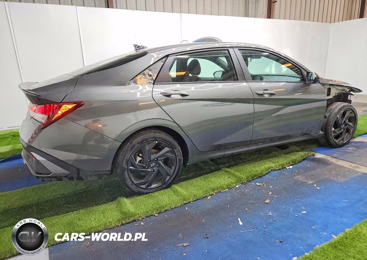 2026 Hyundai Elantra Sel Sport VIN:KMHLM4DG8TU171622 - 3