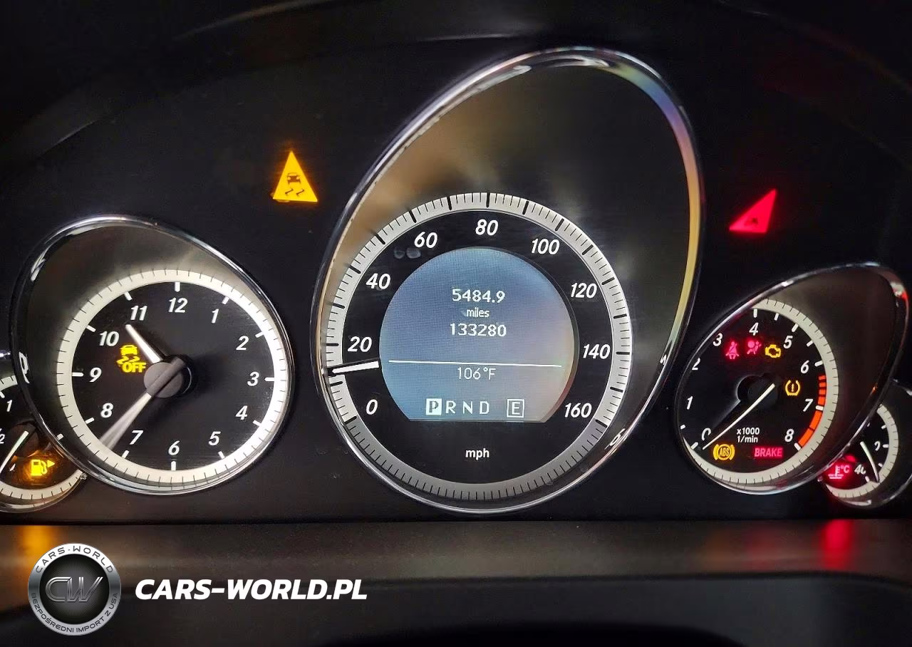 2011 Mercedes-Benz E 550 VIN:WDDKK7CF9BF094073 - 9