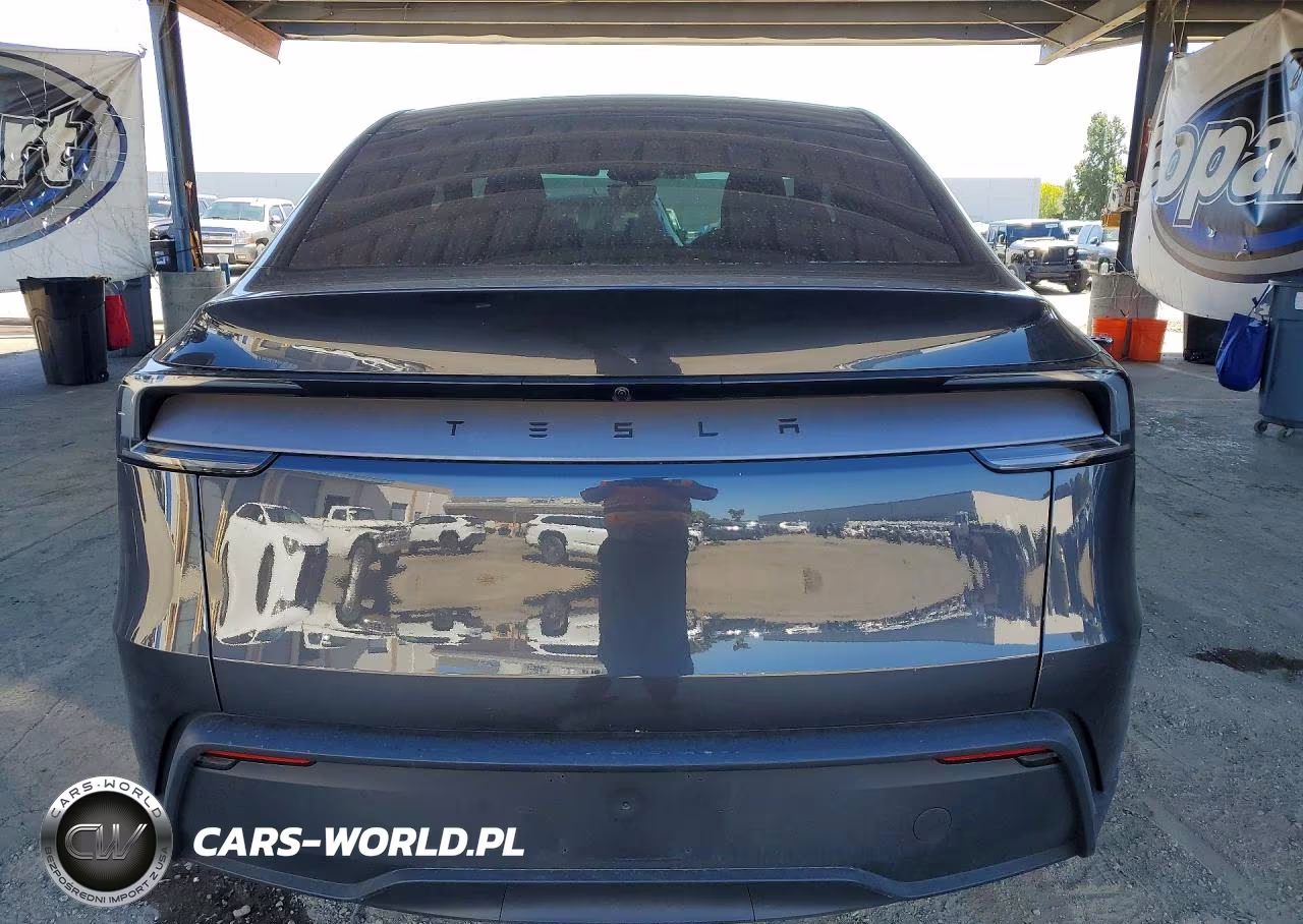 2026 Tesla Model Y VIN:7SAYGDED6TF583409 - 6